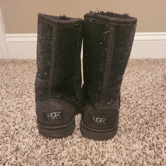 Ugg sequence black boot, size 6 womens - Picture 2 of 5